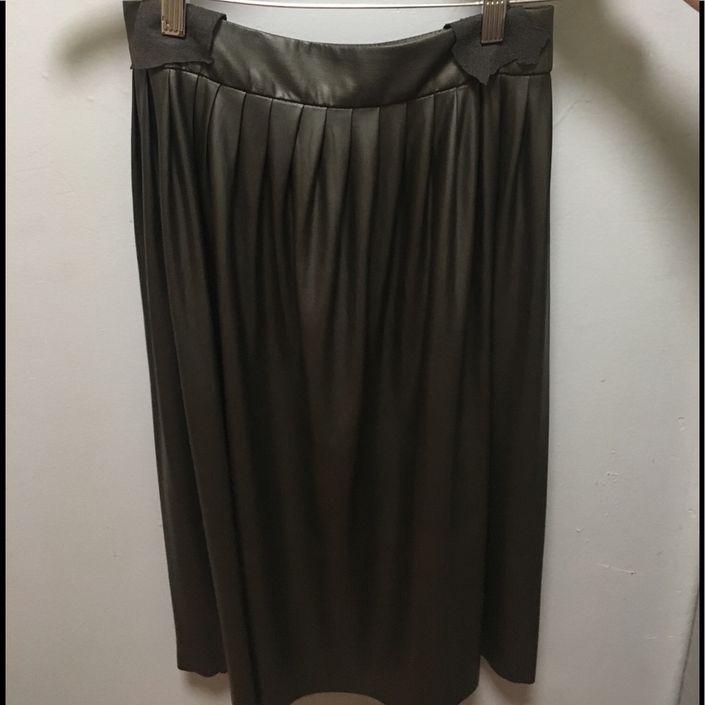 BRAND NEW Paniz Pleather Skirt Size 4 Green